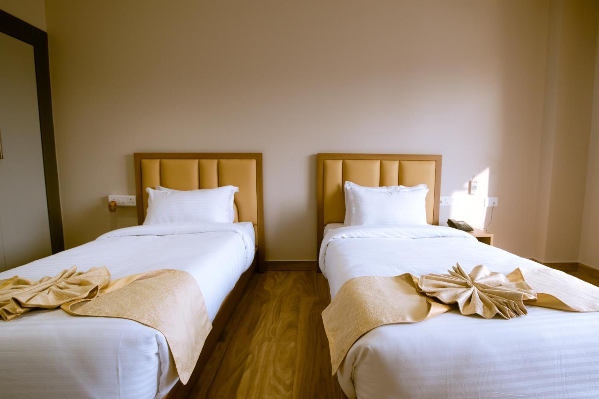 Finn'S Weaver Resort, Казиранга Экстерьер фото