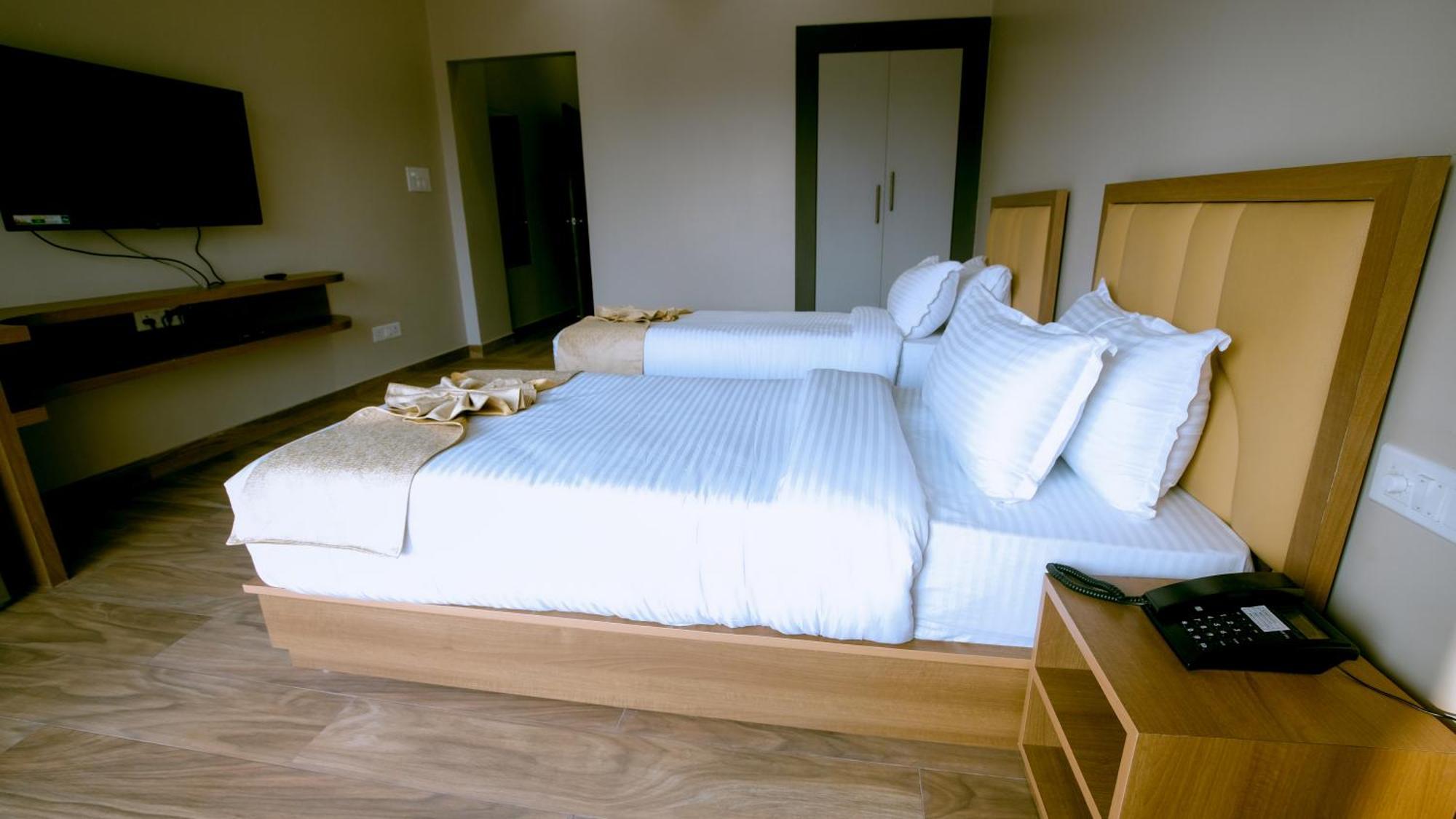 Finn'S Weaver Resort, Казиранга Экстерьер фото