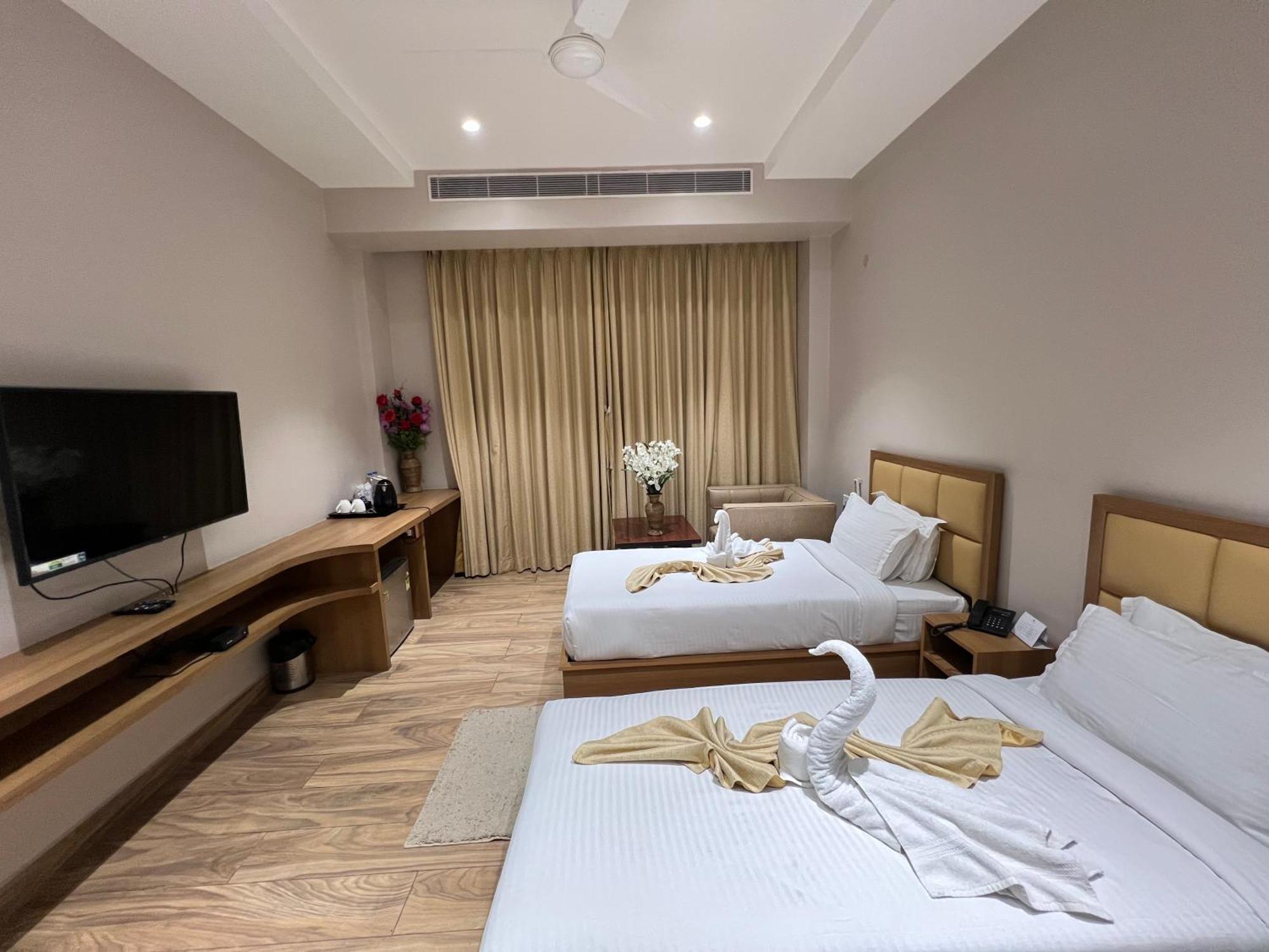 Finn'S Weaver Resort, Казиранга Экстерьер фото