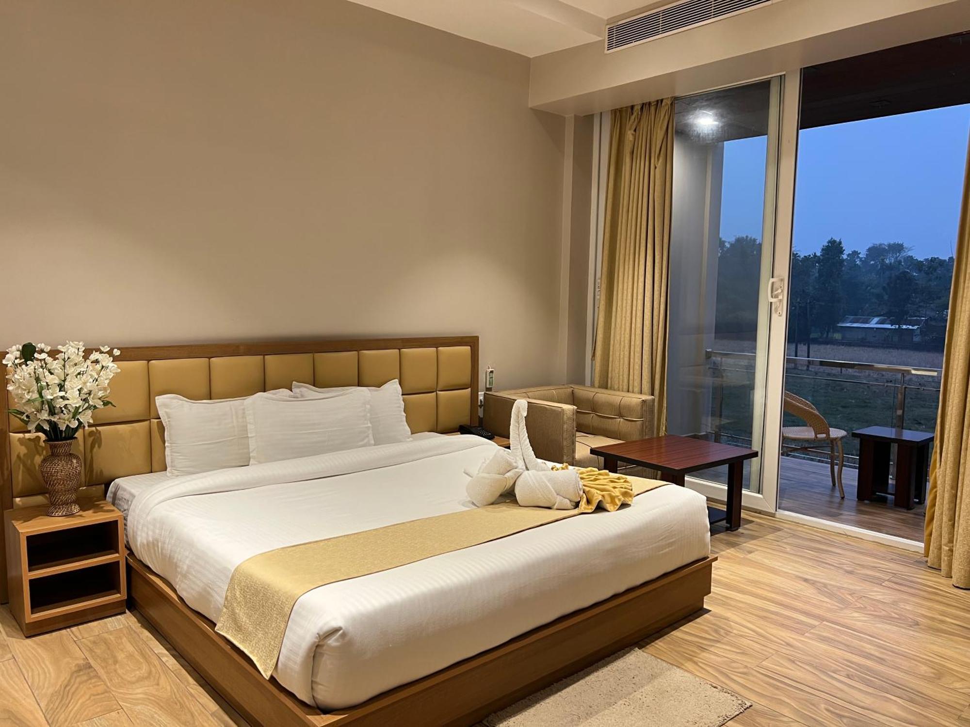 Finn'S Weaver Resort, Казиранга Экстерьер фото