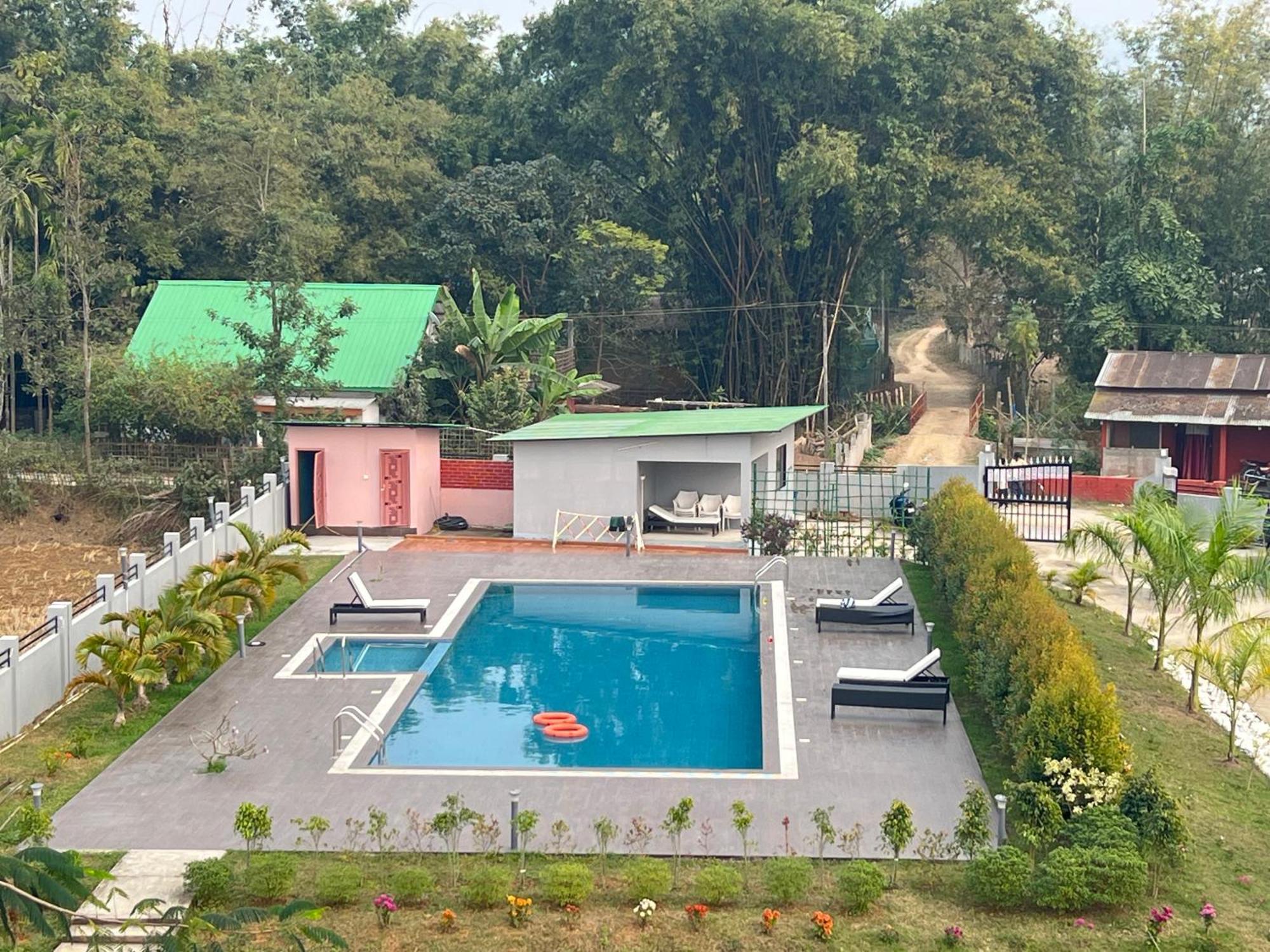 Finn'S Weaver Resort, Казиранга Экстерьер фото