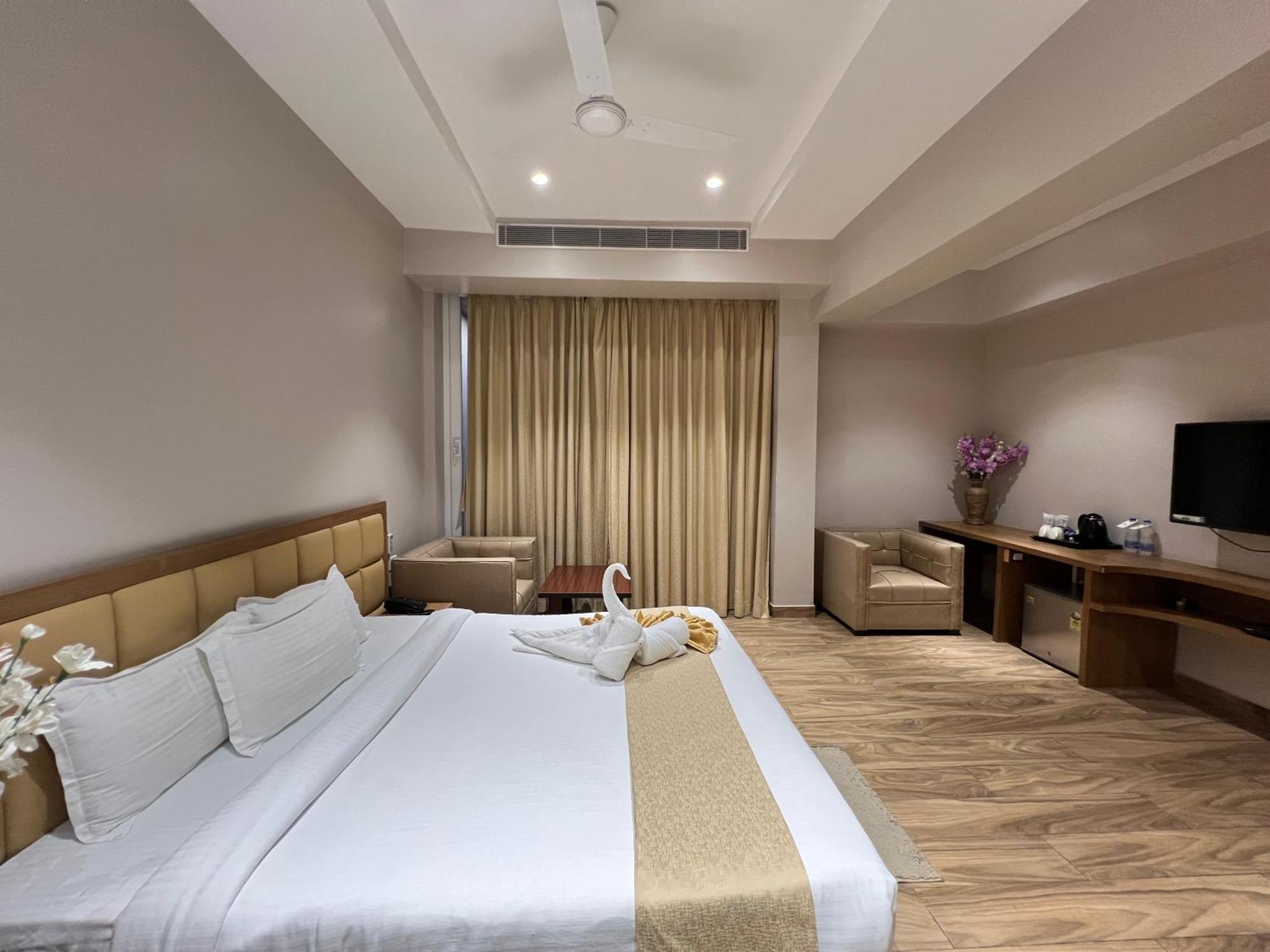 Finn'S Weaver Resort, Казиранга Экстерьер фото